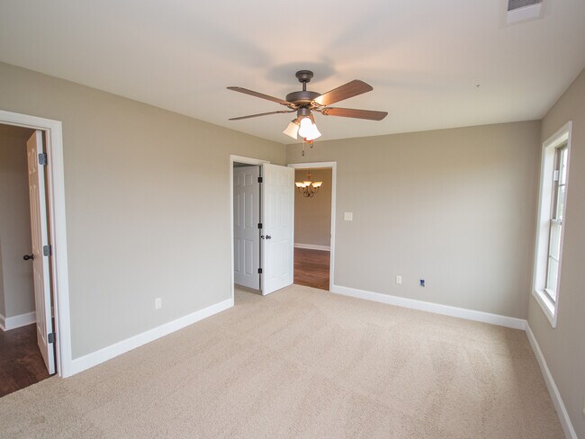 Building Photo - 25267 Everblake Dr