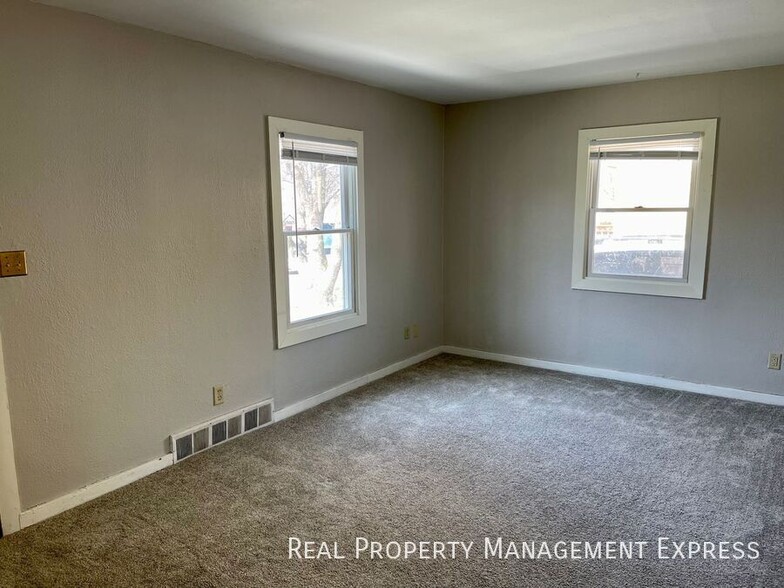 Building Photo - Beautiful 3 Bedroom Home in Southwest Siou...