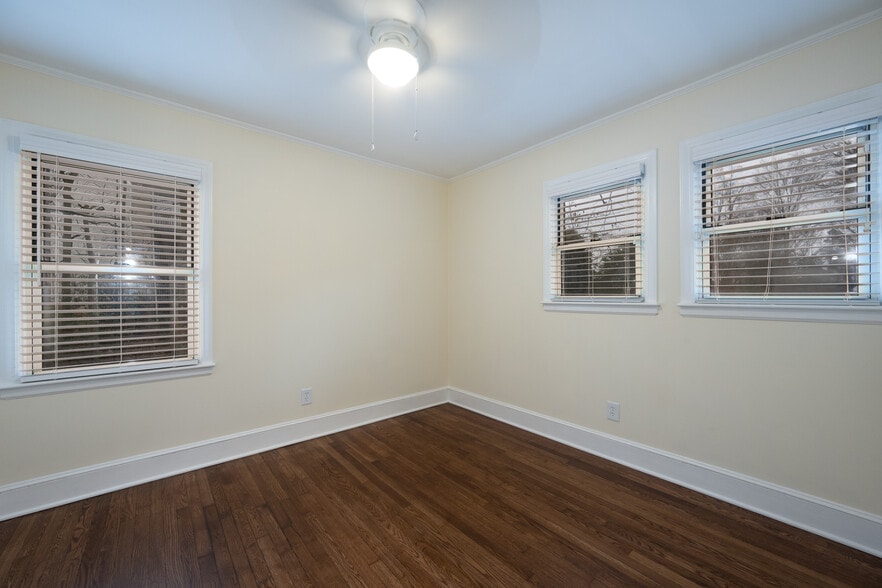 Spacious Third Bedroom - 5000 Erickson Rd