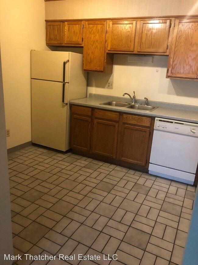 Building Photo - 261-271 Oakwood Ave