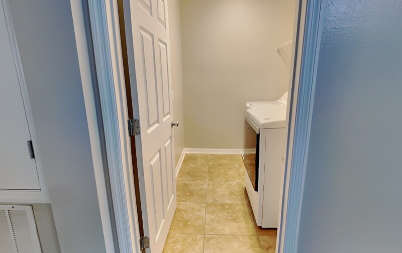 Building Photo - 9068 Shepton St