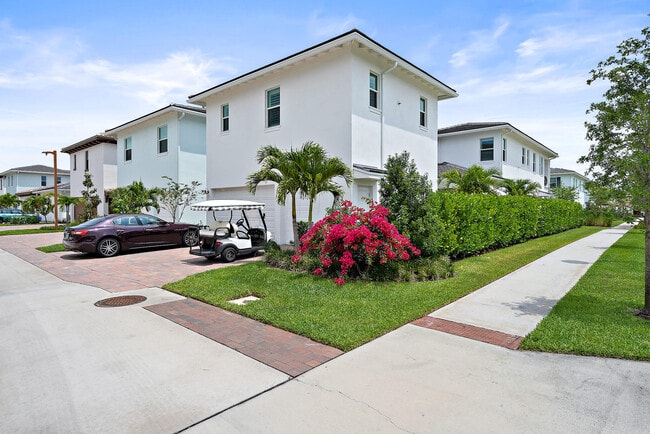 Building Photo - 7033 Edison Pl