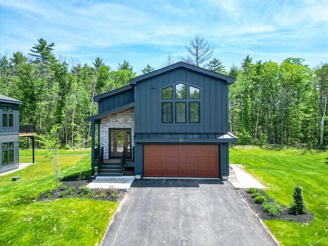 Building Photo - 19 Hidden Glade Dr