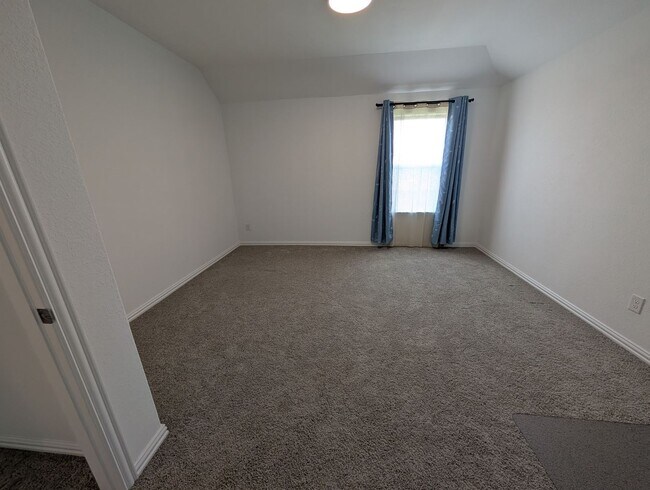 Building Photo - Spacious 4BR House in Hutto. Walkable dist...