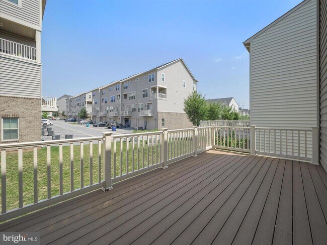 Building Photo - 5904 Leben Dr