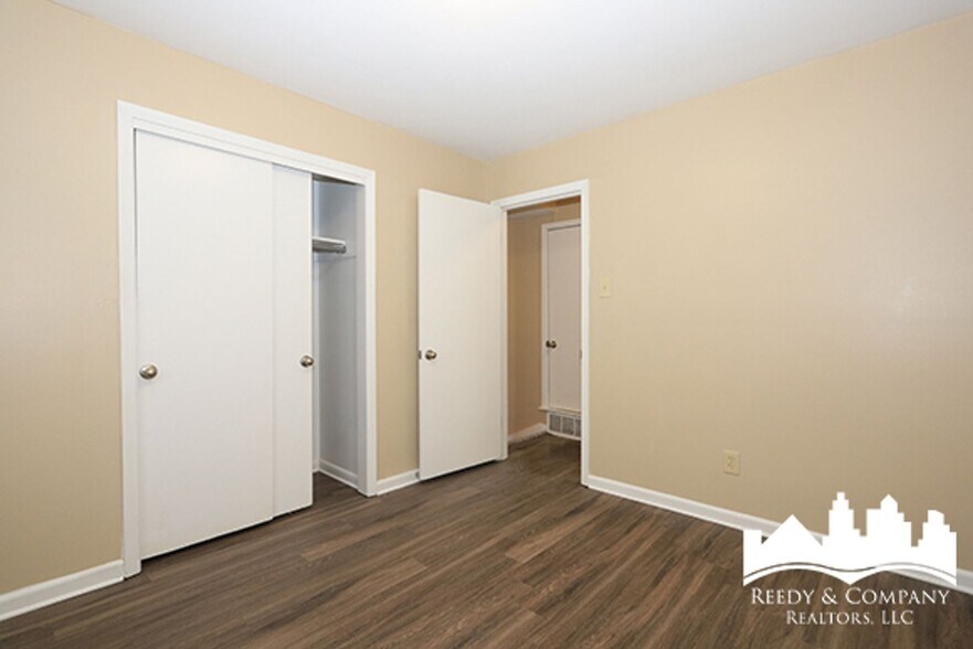Building Photo - 1555 Staunton Dr