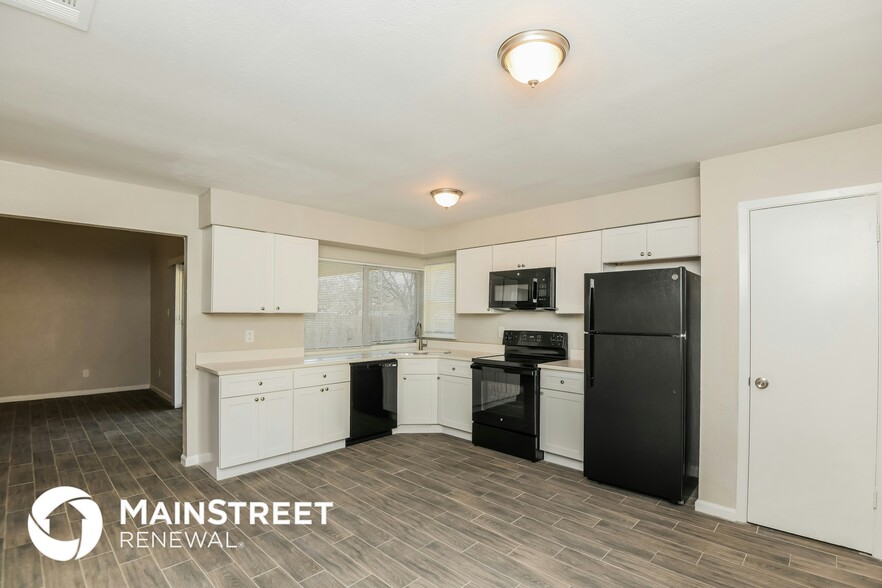 Building Photo - 2606 Shenandoah Dr