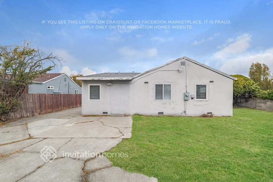 Building Photo - 405 Concord St