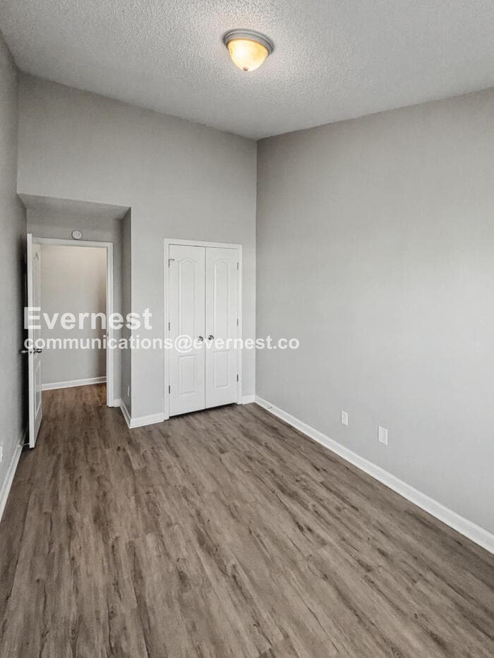 Building Photo - 8596 Thomas Rd