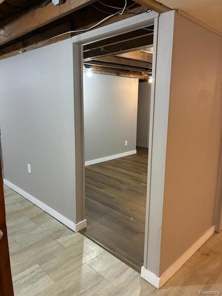 Building Photo - 836 Miller Ave