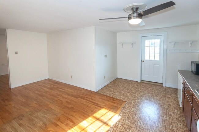 Building Photo - 174 Drew Rd