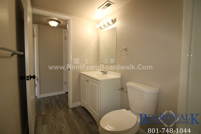 Building Photo - Amazing 2 bed 1 bath apartment in SLC