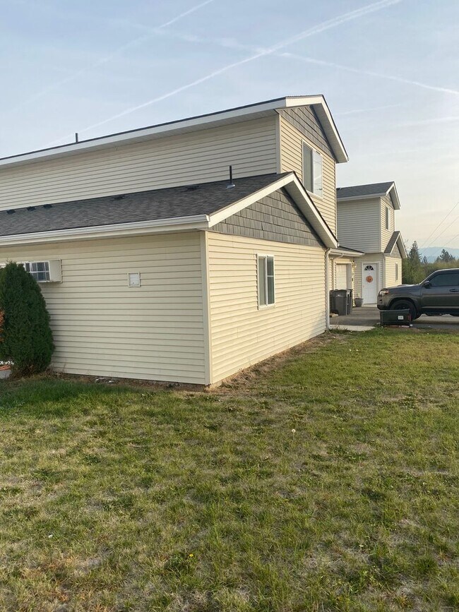 Building Photo - 2806/2808 N Carnahan St.