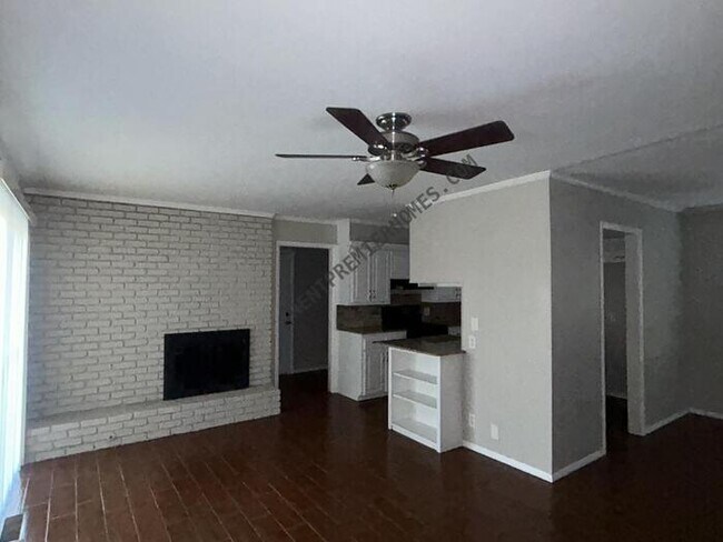 Building Photo - 5406 E 25th Pl