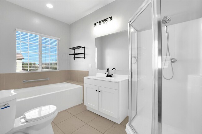 Building Photo - 2141 E Nugent St