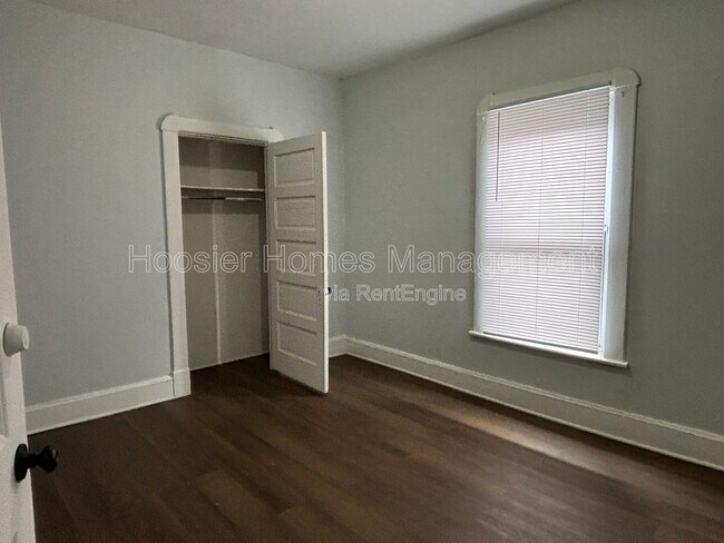 Building Photo - 330 N Arsenal Ave