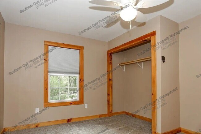 Building Photo - 112 Aiken St