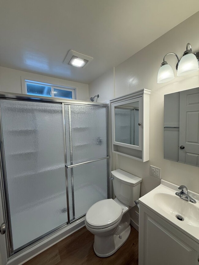 Building Photo - 750 Topaz Dr