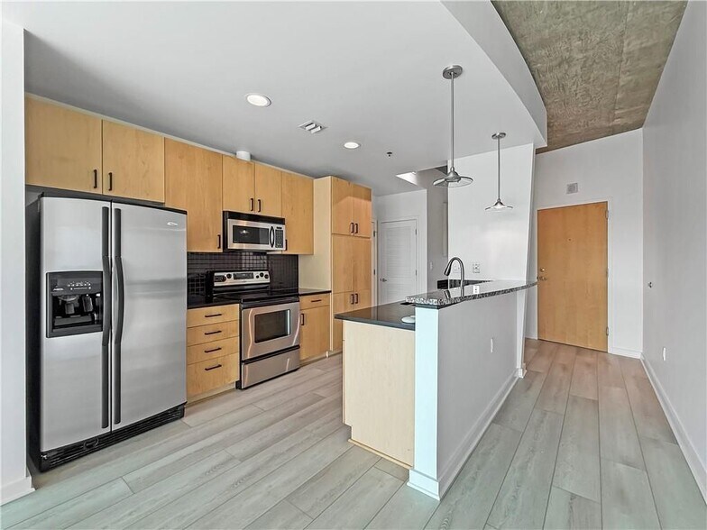 Building Photo - 923 Peachtree St NE