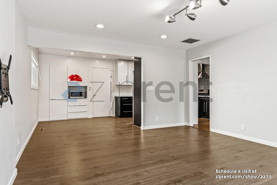 Building Photo - 3353 Valley Square Ln