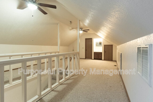 Building Photo - 216 N Fretz Ave
