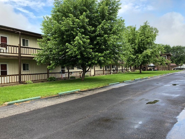 Building Photo - 2677 Shoreland Ave