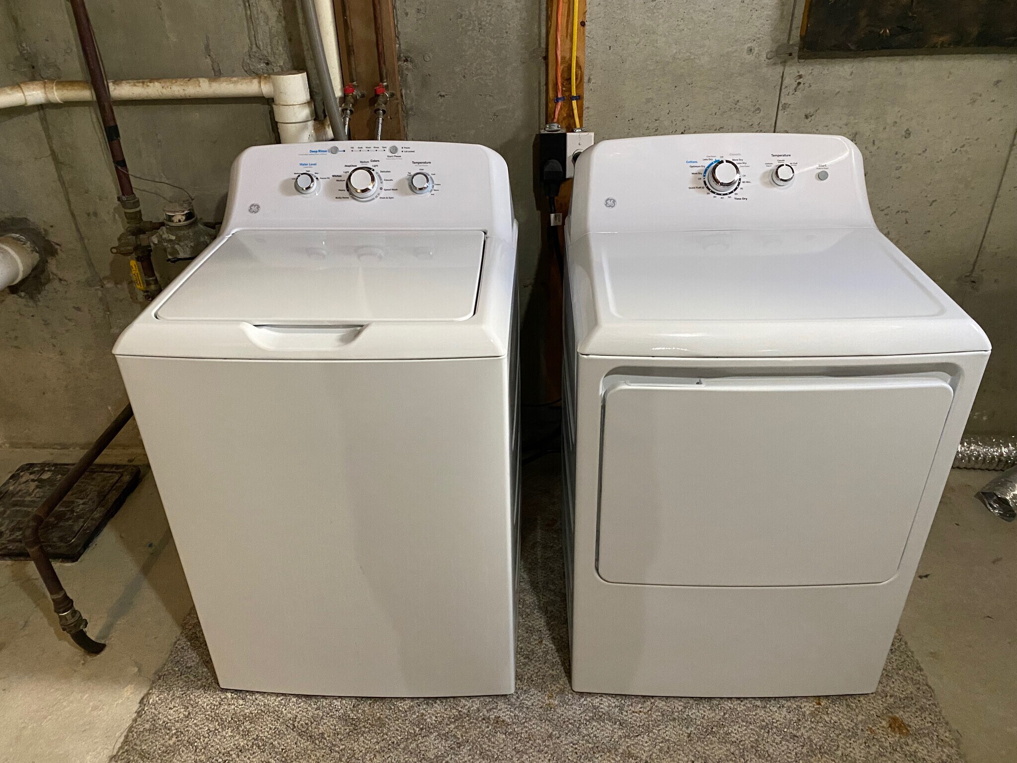 Building Photo - 46 Carriage Ln