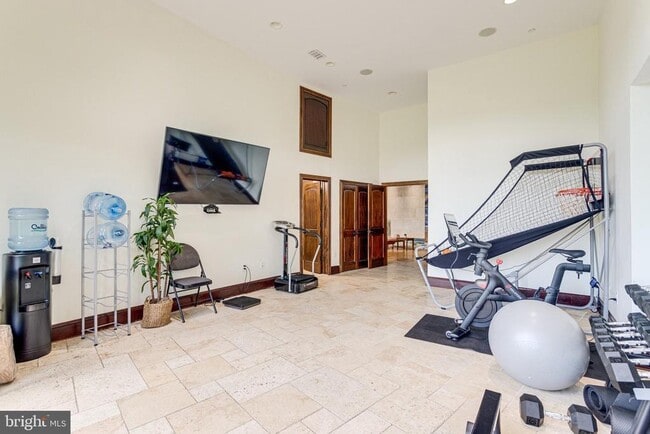 Building Photo - 612 Rivercrest Dr