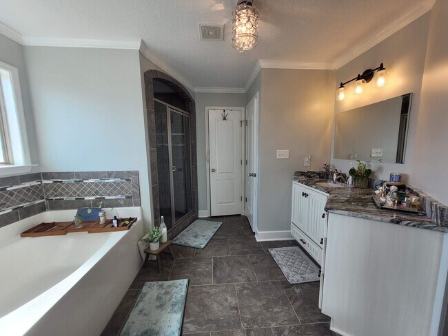 Building Photo - Exquisite Southern Living: 3BR/2BA Gem with Modern Touches, Fenced Yard, and Community Pool in Be...