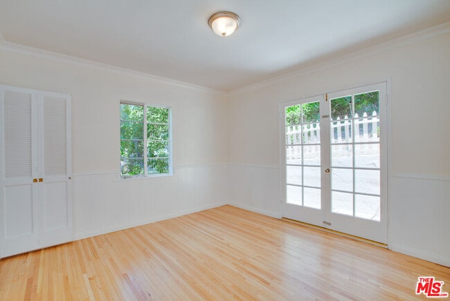 Building Photo - 10309 Chrysanthemum Ln