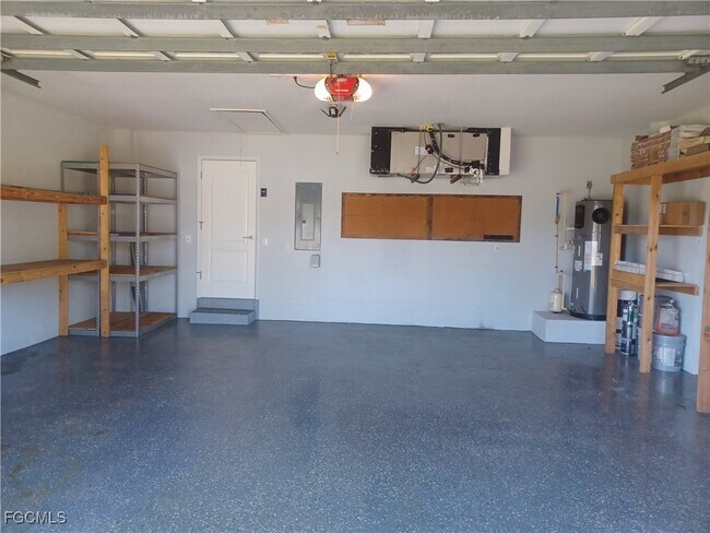 Building Photo - 4416 SW 24th Ave