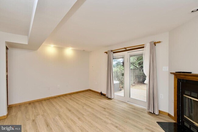 Building Photo - 6643 Medinah Ln