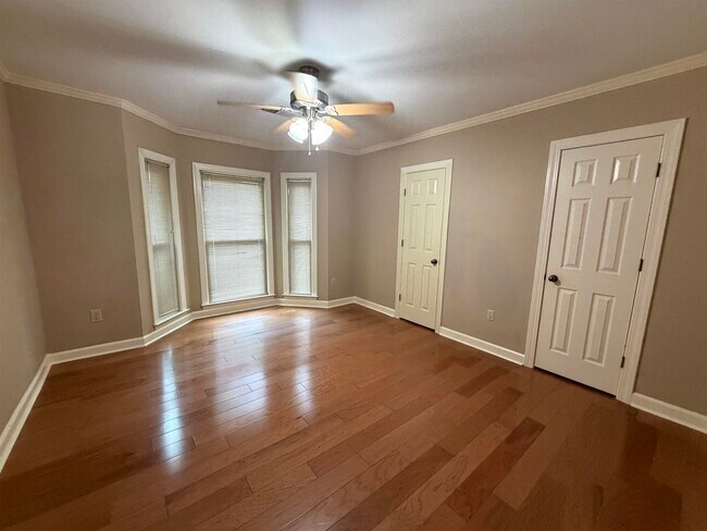 Building Photo - 956 Rolling Oaks Ln