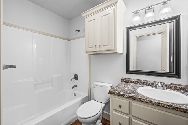 Building Photo - Beautifully Updated 3-Bed, 2-Bath, 2-Car Garage Duplex in Prime Lubbock Location!
