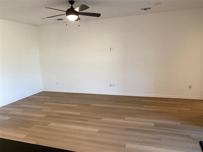 Building Photo - 115 Lyrebird Ln