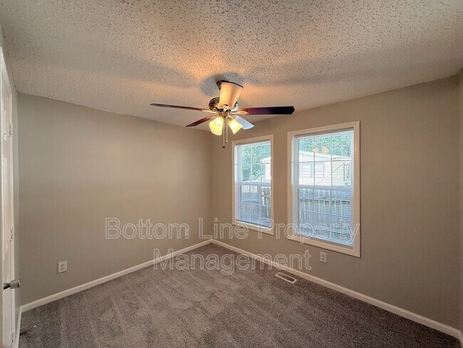 Building Photo - 1011 S Weldon St