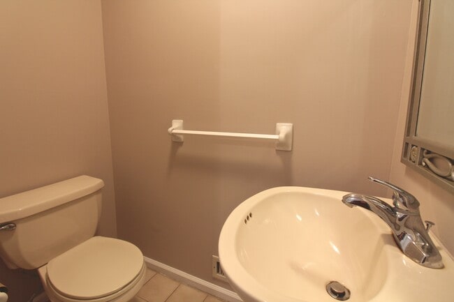 Building Photo - 214 Troon Ct