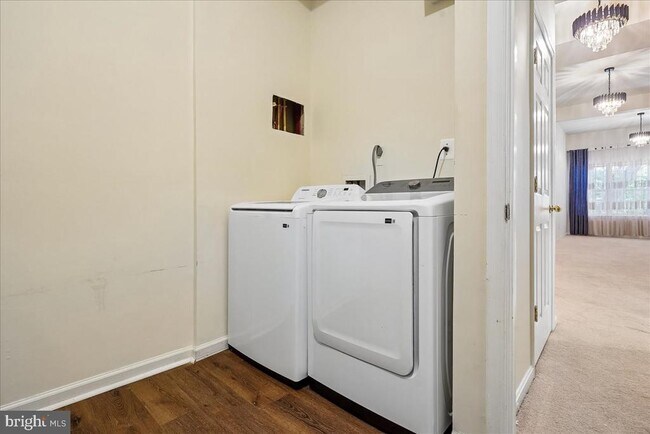 Building Photo - 3802 Koval Ln