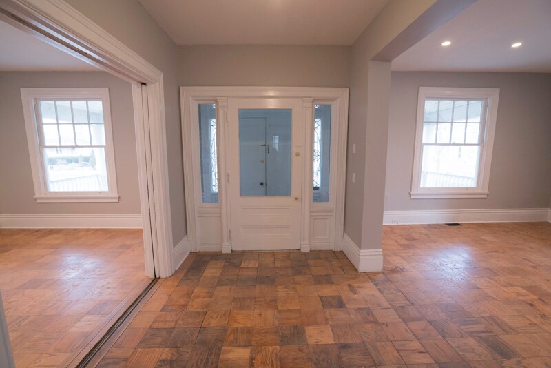 Building Photo - 658 Maple Ln