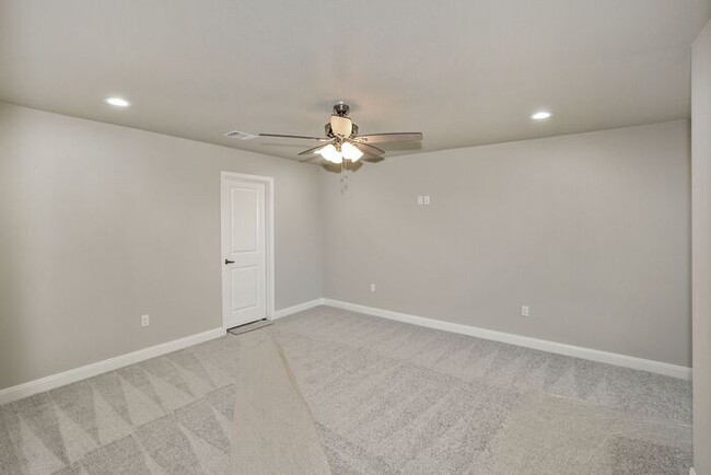 Building Photo - Brand New Large Townhome with Bonus Room!