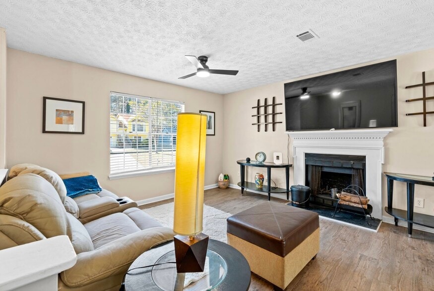 Living room - 5300 Forest Downs Ln