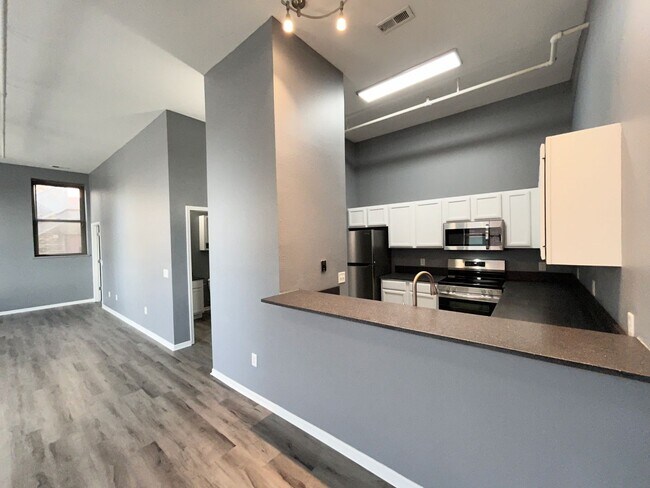 Building Photo - Limited time special! Stylish finishes in ...