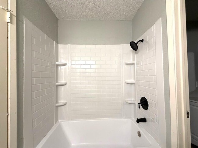 Building Photo - 317 W William Cannon Dr