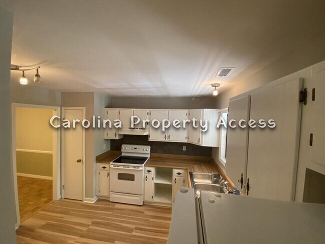 Building Photo - 33 Willow Bridge Dr