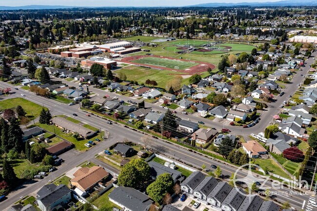 Building Photo - 7415 NE 136th Ave