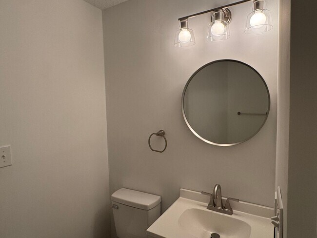 Building Photo - T.R. Lawing Realty Property