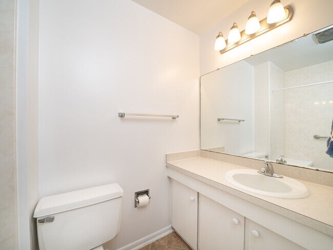 Building Photo - Sweet 3-Bedroom 2-Bathroom Home Less Than ...