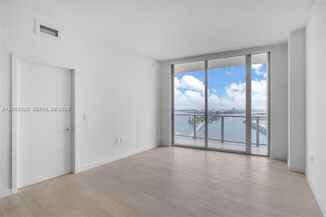 Building Photo - 1400 Biscayne Blvd