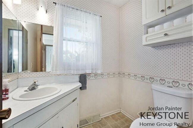 Bathroom 1 - 1907 Bridle Creek St SE