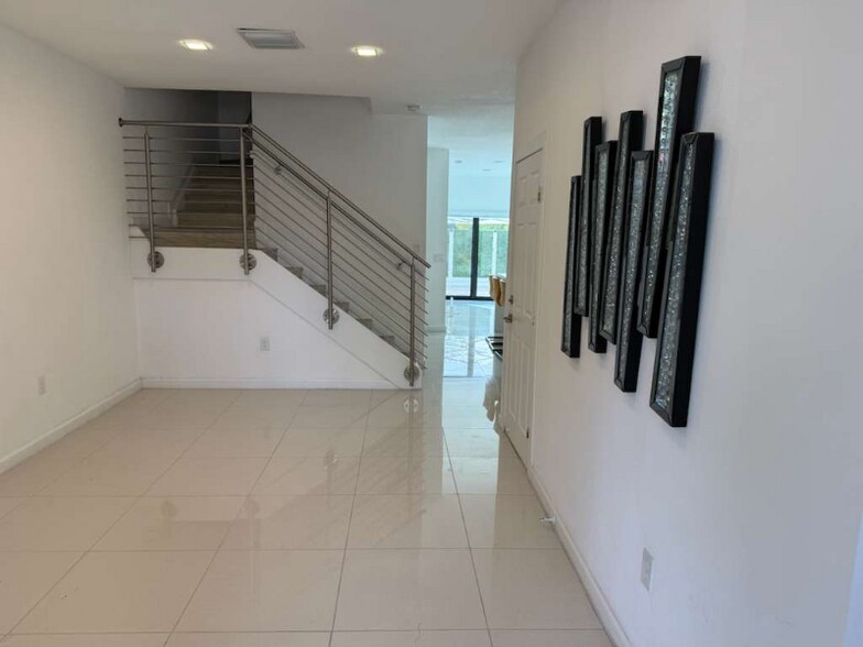 Building Photo - 10296 NW 88th St